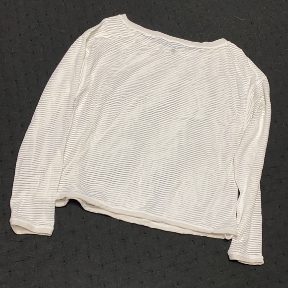 Lululemon Workout Long Sleeve - Picture 2 of 2